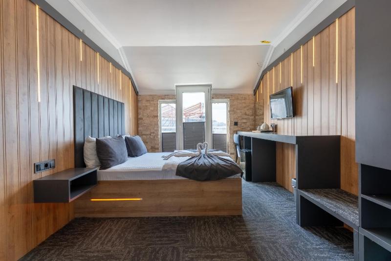 Family Room with Sea View image 3