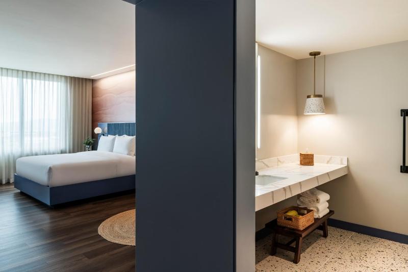 Hyatt Centric San Jose Escazu - image 4