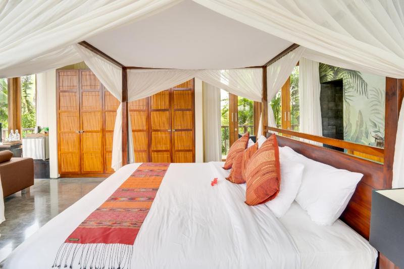 Deluxe Villa with Jungle View