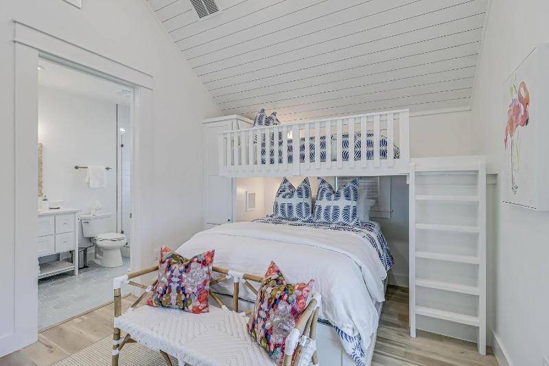The Coastal Cottage 210ESC-B - image 2