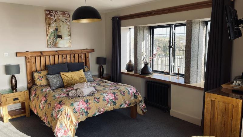 Superior King Room image 1