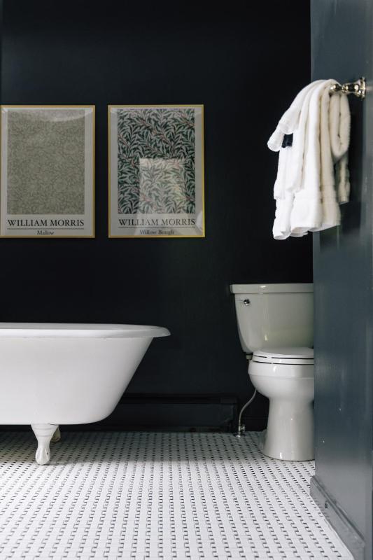 King Suite image 2