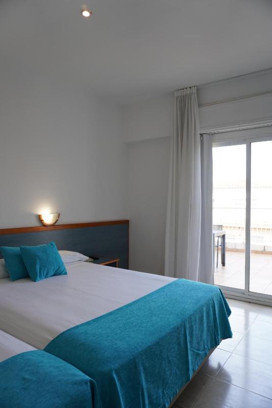 Twin Room with Terrace image 1