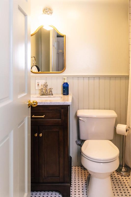 Queen Suite image 2
