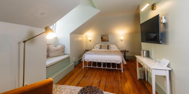 Queen Suite image 4