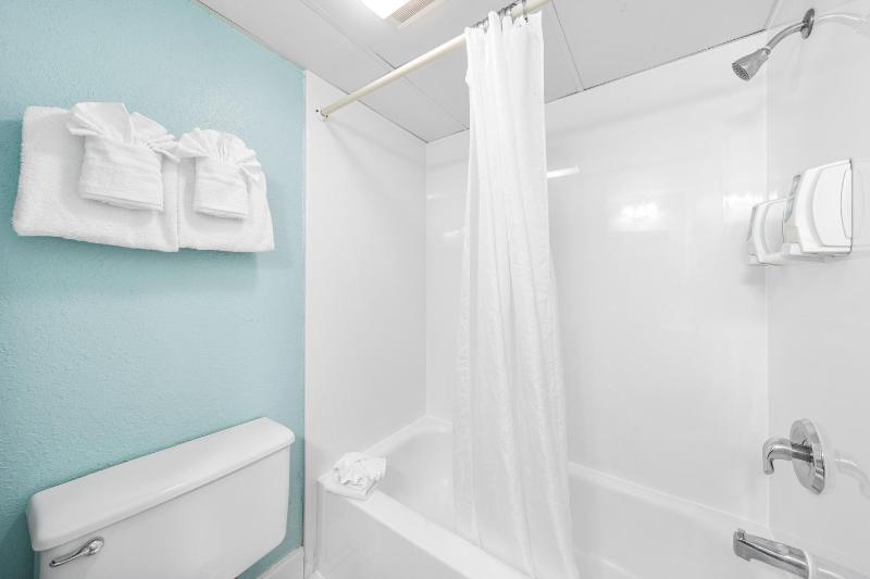 Standard Double Room with Balcony - Gulf Side image 2