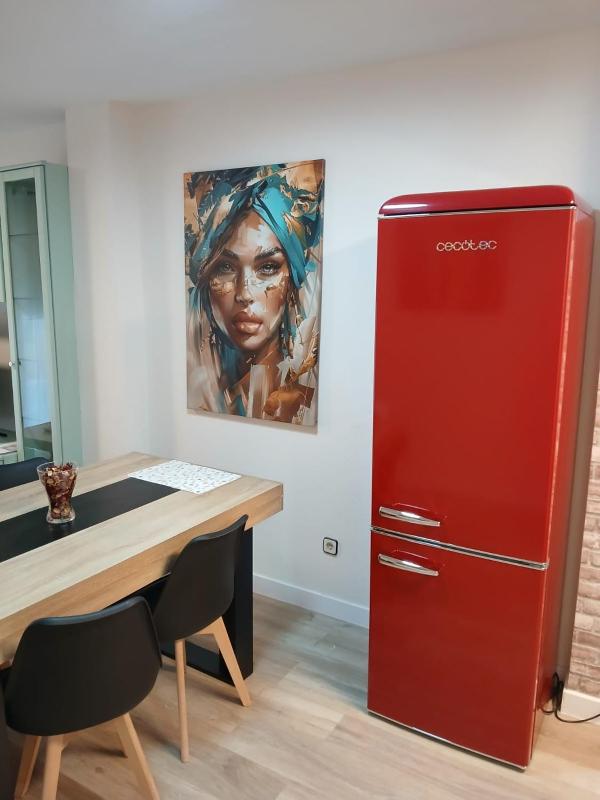 One-Bedroom Apartment image 2