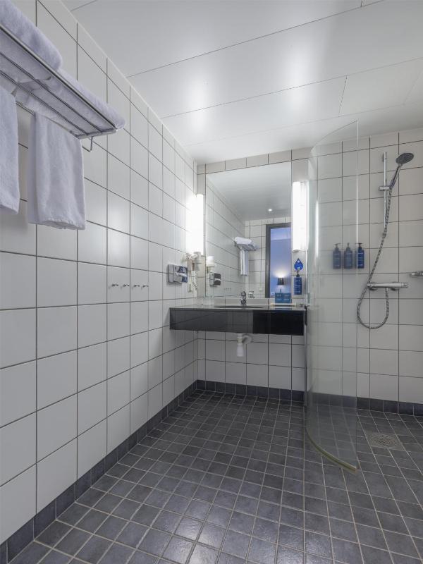 Standard Room image 3