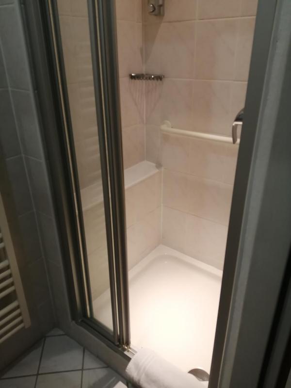 Deluxe Double Room with Balcony image 2