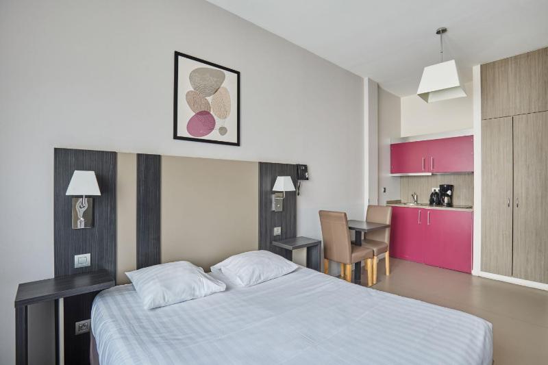 Standard Studio (2 Adults) image 4