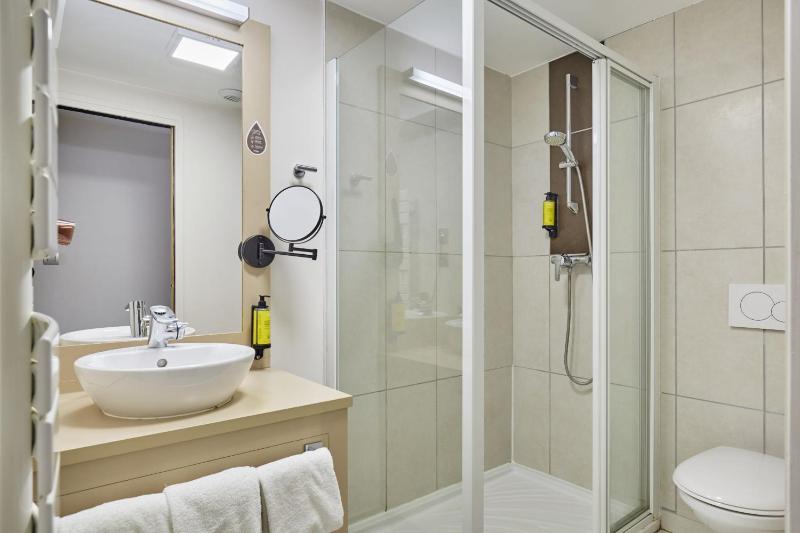 Two-Bedroom Apartment (6 Adults) image 4