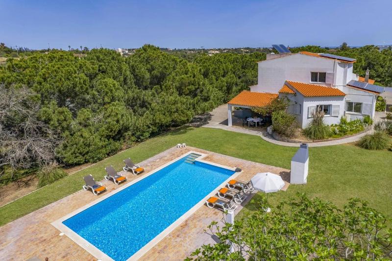 Villa Amoreira by Villa Plus - image 1