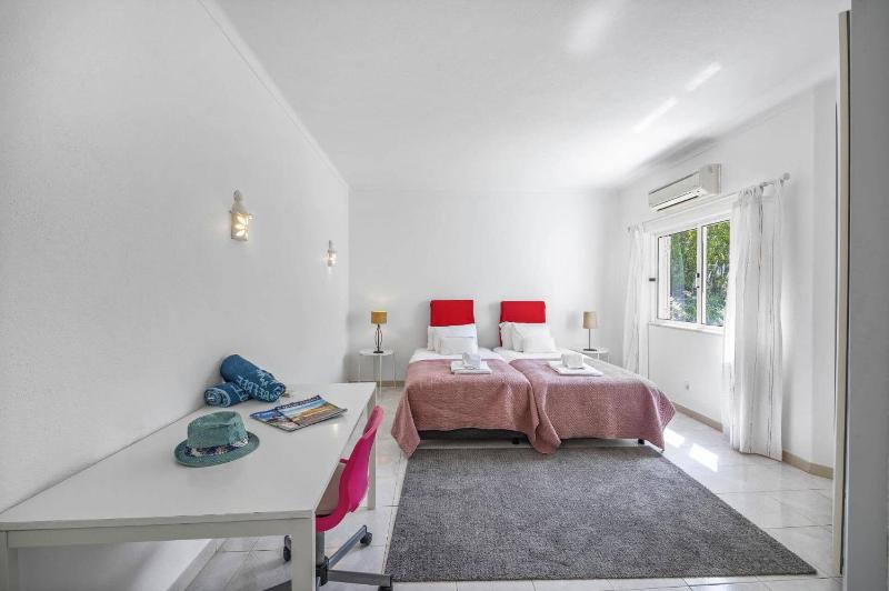 Villa Amoreira by Villa Plus - image 2