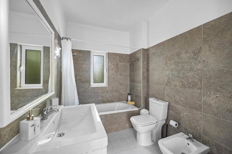 Villa Amoreira by Villa Plus - image 4