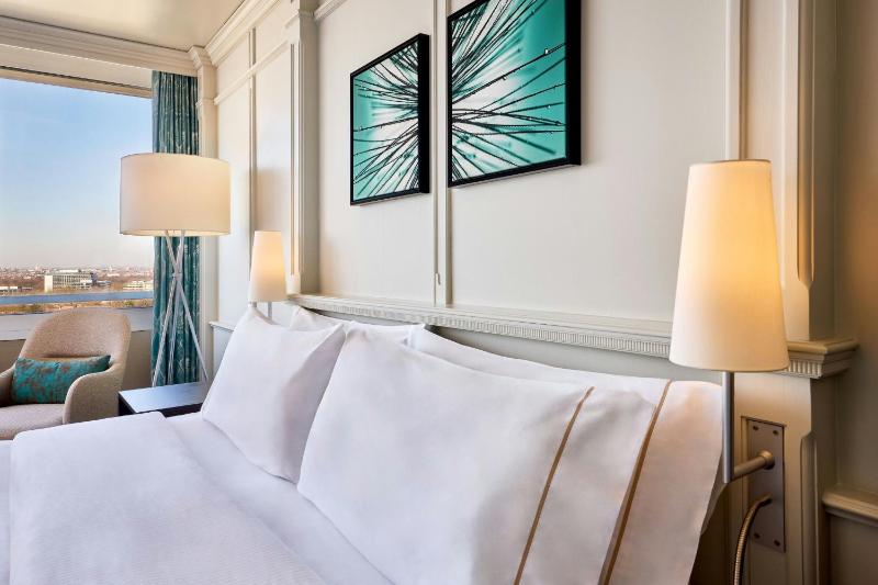 Bavarian King Room image 3