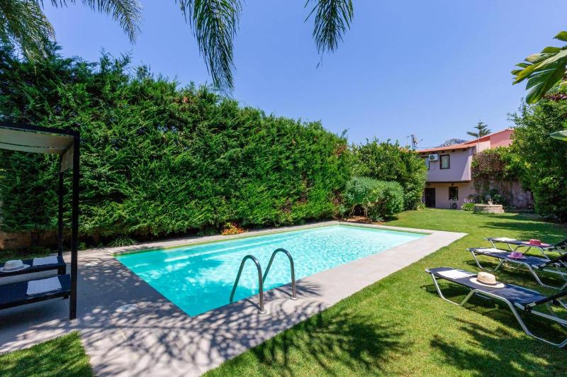 Villa Thimari by Villa Plus - image 1
