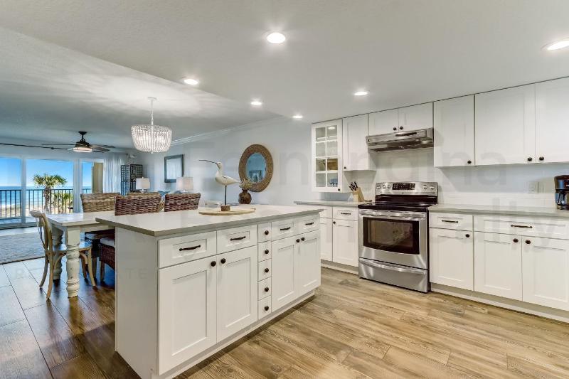 Beautifully Renovated Condo in Small Complex. Relaxation comes easy here. One assigned parking - image 22