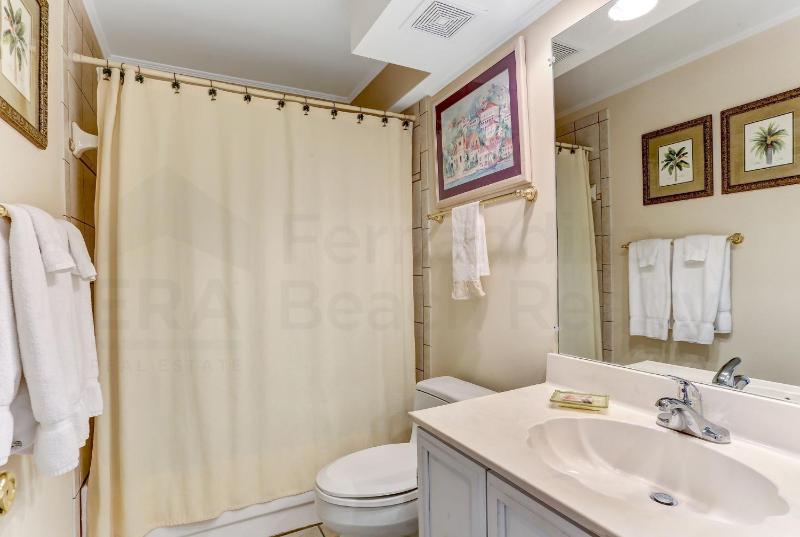 Renovated Condo in small quiet complex. Relaxation comes easy here. One assigned parking - image 2