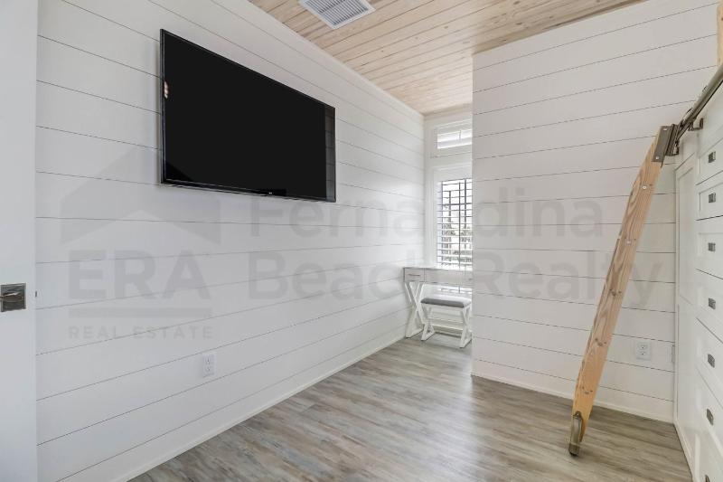 226 S Fletcher Ave 2nd Floor - image 42