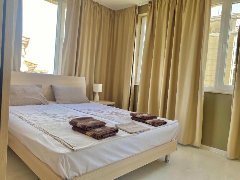 Apartment with Sea View image 3