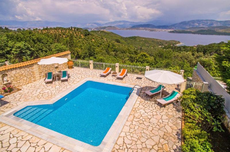 Villa Petrosa by Villa Plus - image 1