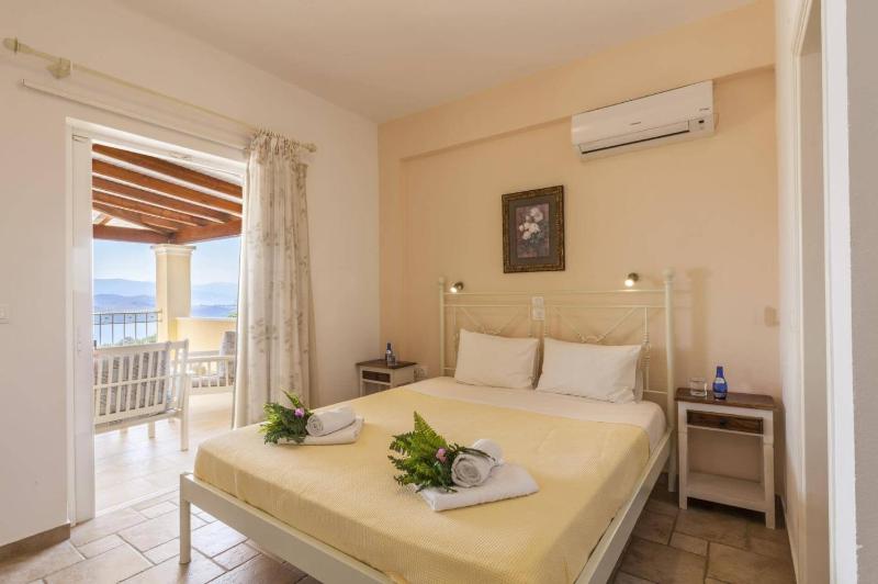Villa Petrosa by Villa Plus - image 5