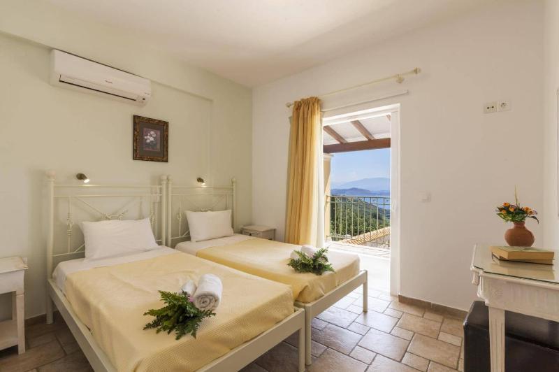 Villa Petrosa by Villa Plus - image 8