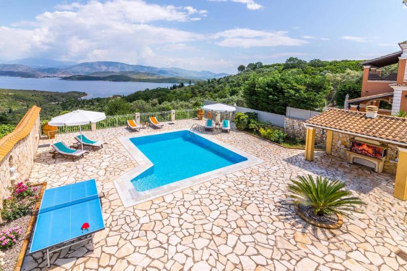 Villa Petrosa by Villa Plus - image 4