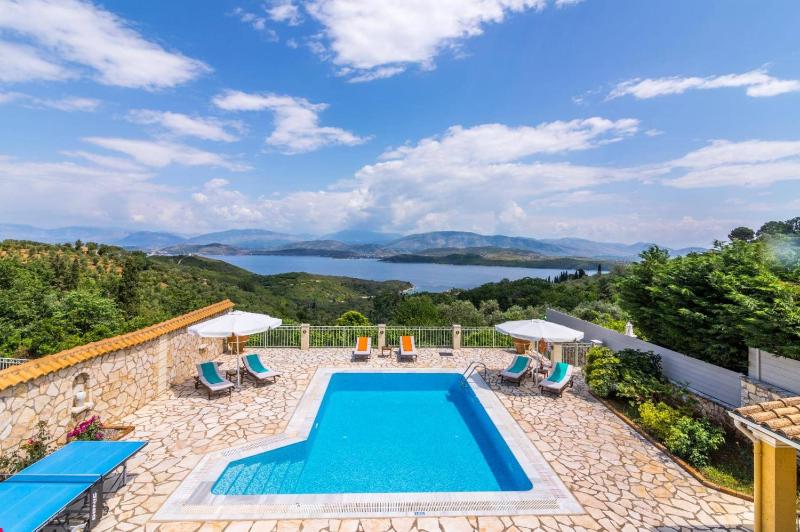 Villa Petrosa by Villa Plus - image 12
