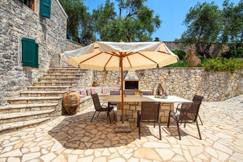 Four-Bedroom Villa with Private Pool image 4