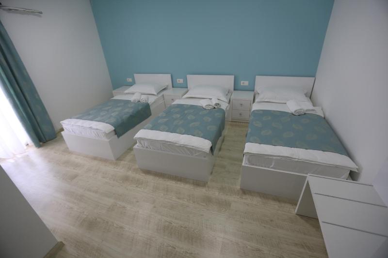 Quadruple Room with Balcony image 4