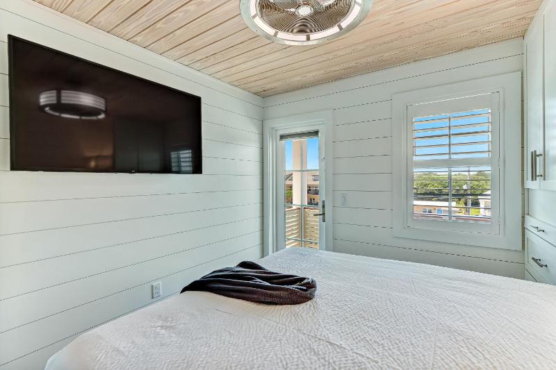 226 S Fletcher Ave - image 33