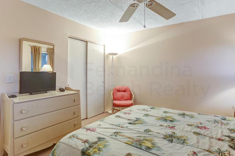 Stunning Ocean views from this 3 bedroom condo. Enjoy your piece of paradise. - image 14