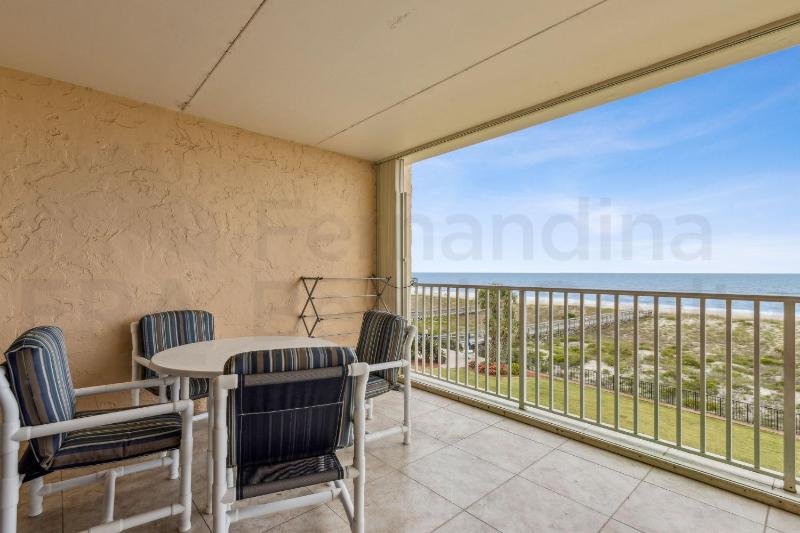 Ocean view from the master bedroom and living room with a spacious balcony - image 44