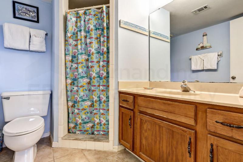 2 Bed/2 Bath 4th floor Oceanfront condo sleeps 6. Oceanfront deck and pool. - image 16