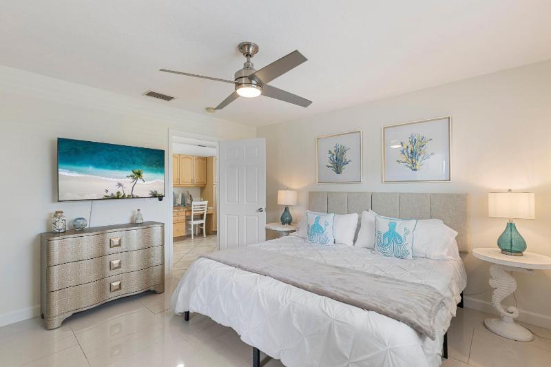 Aqua Blue | Close to Beach | Heated Pool | Hammock & Firepit - image 26