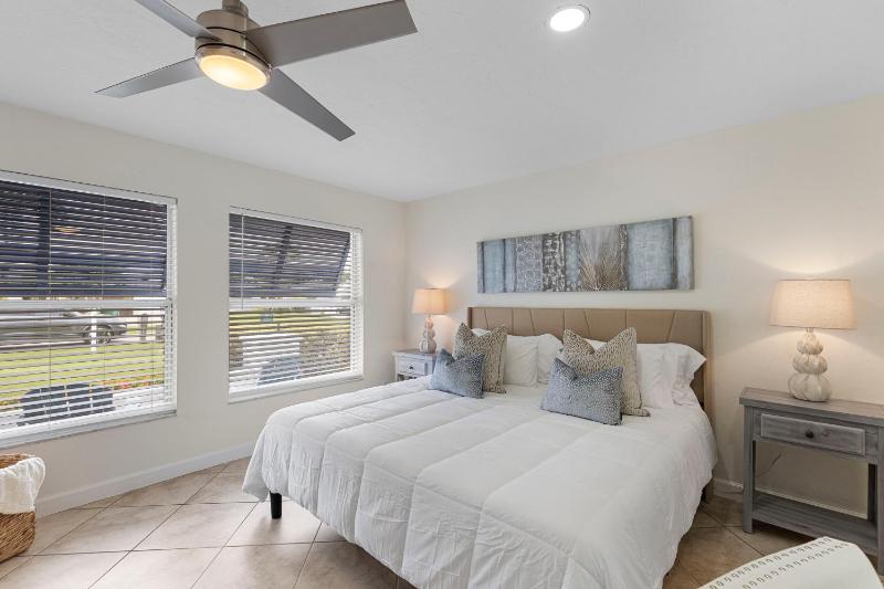 Aqua Blue | Close to Beach | Heated Pool | Hammock & Firepit - image 31