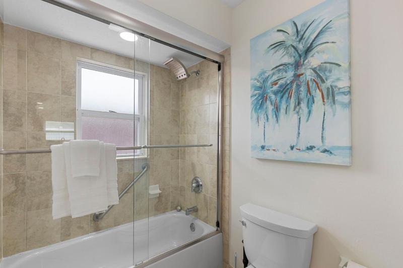 Aqua Blue | Close to Beach | Heated Pool | Hammock & Firepit - image 12