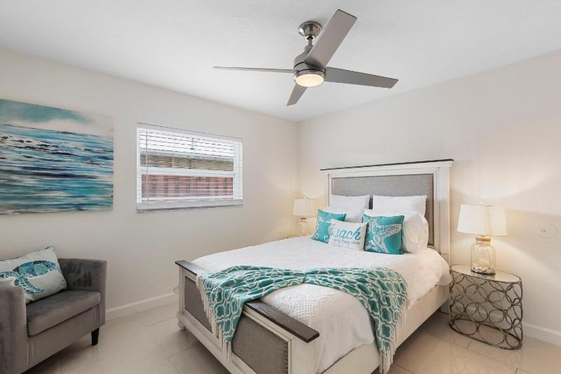 Aqua Blue | Close to Beach | Heated Pool | Hammock & Firepit - image 11