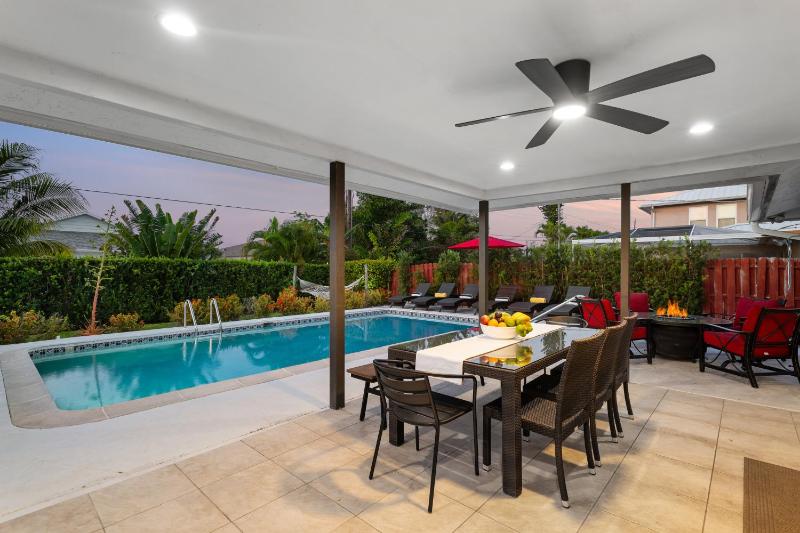 Aqua Blue | Close to Beach | Heated Pool | Hammock & Firepit - image 27