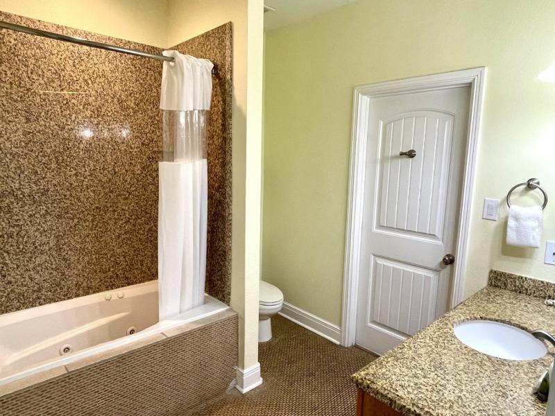 Beachgate Condo Suites and Hotel 322 condo - image 16