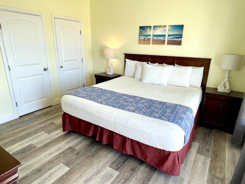 Beachgate Condo Suites and Hotel 322 condo - image 15