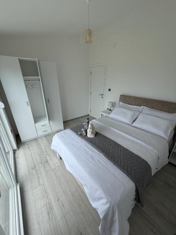 Sisters residence - image 7