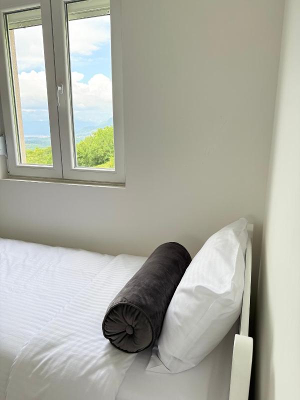 Sisters residence - image 6
