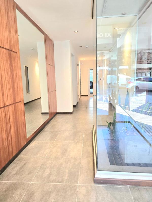Encantador loft VIP con patio a 400m Bv Oroño - image 8