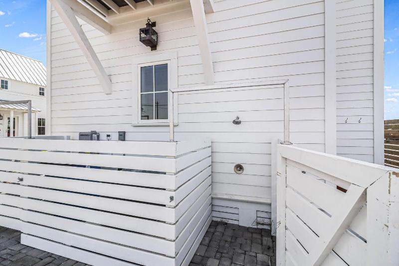 Barefoot Bungalow 220 ESC-A - image 11