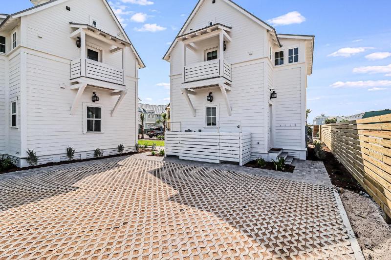 Barefoot Bungalow 220 ESC-A - image 30