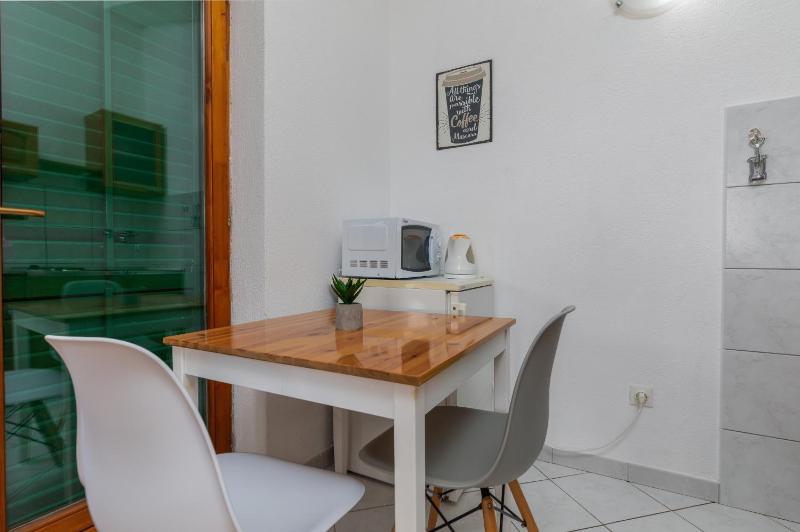 Studio with Balcony and Sea View image 4