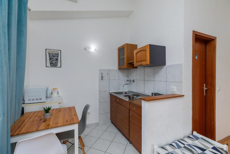 Apartments by the sea Brela Makarska - 2713 - image 45