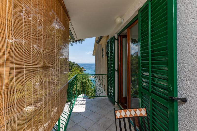 Studio with Balcony and Sea View image 3